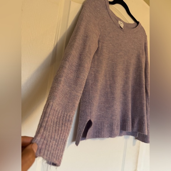 Old Navy lightweight Sweater - Picture 2 of 4
